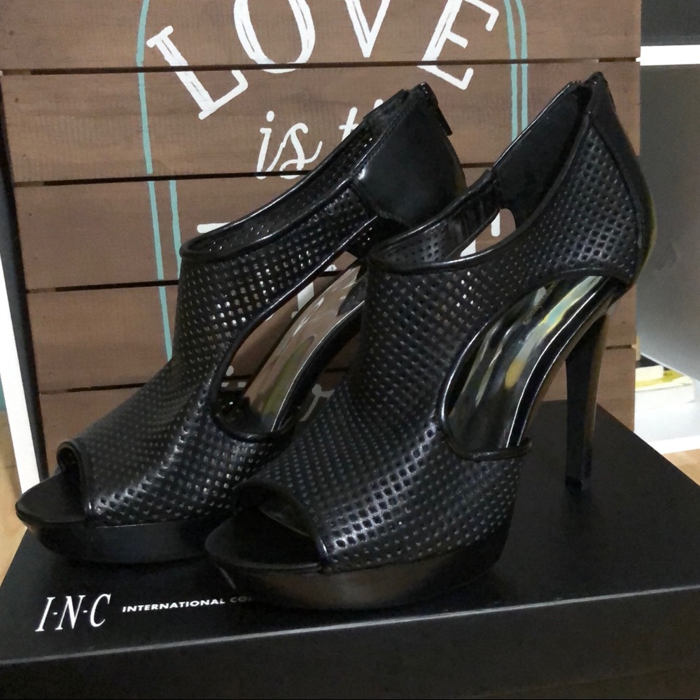 🌷I.N.C Cage Shoes NWOT